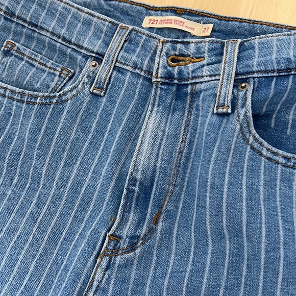 Levi’s 721 pin stripped size 27” women’s jeans - Picture 8 of 10